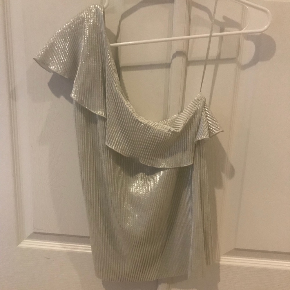 💖 sparkly silver One shoulder top